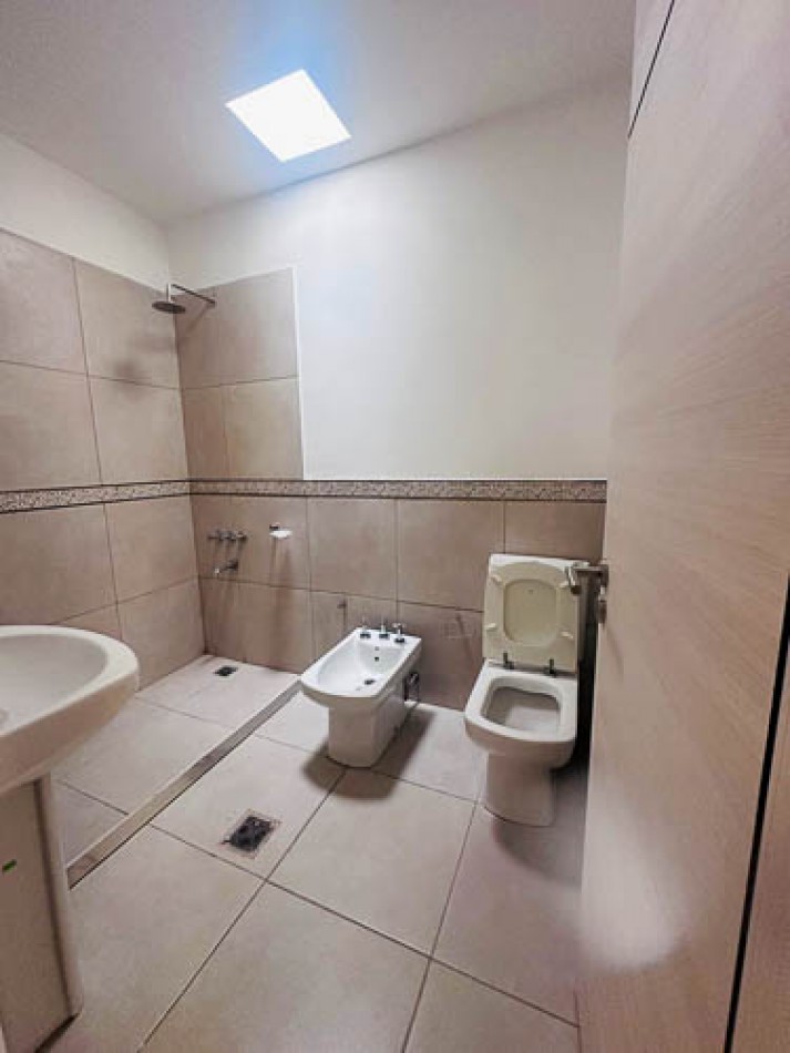 VENTA / CASA / BARRIO MIRADORES DEL GOLF