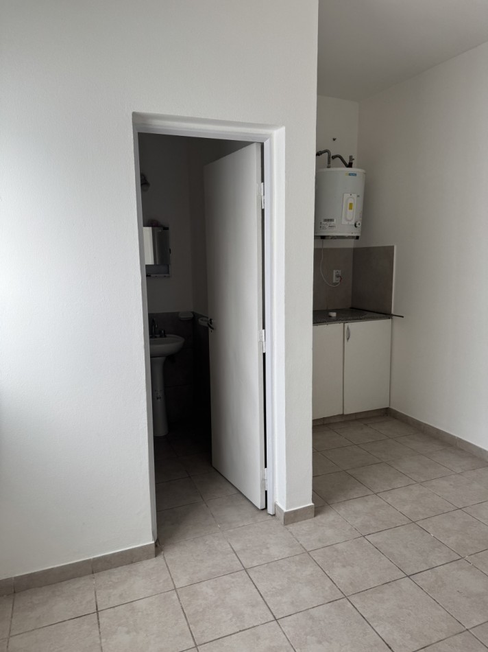 ALQUILER / LOCAL COMERCIAL / BARRIO LAS ACACIAS