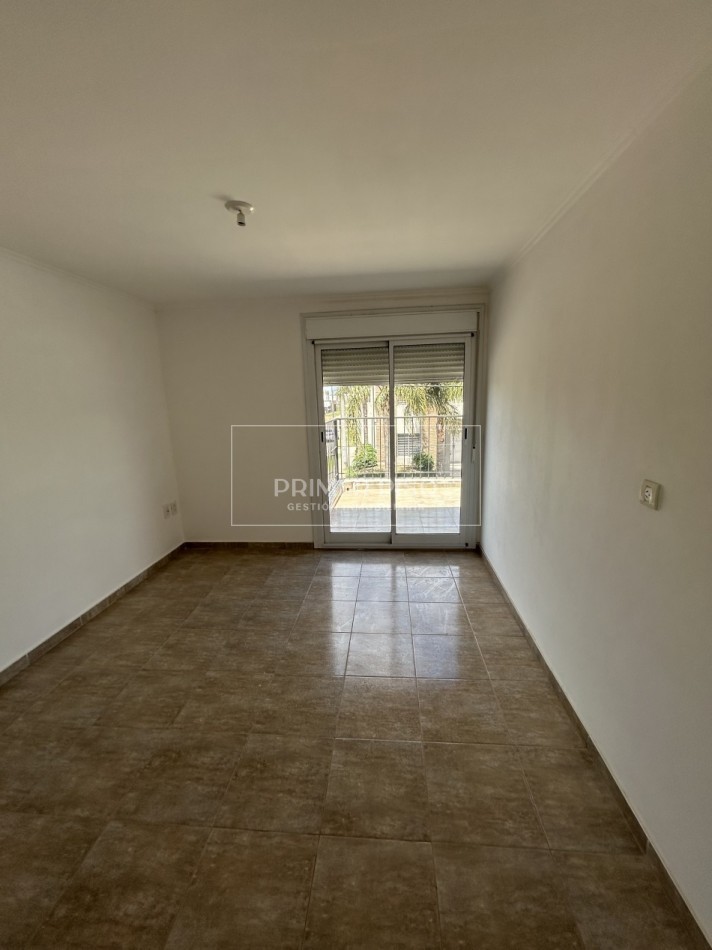 ALQUILER / CASA / SAN JUAN BAUTISTA