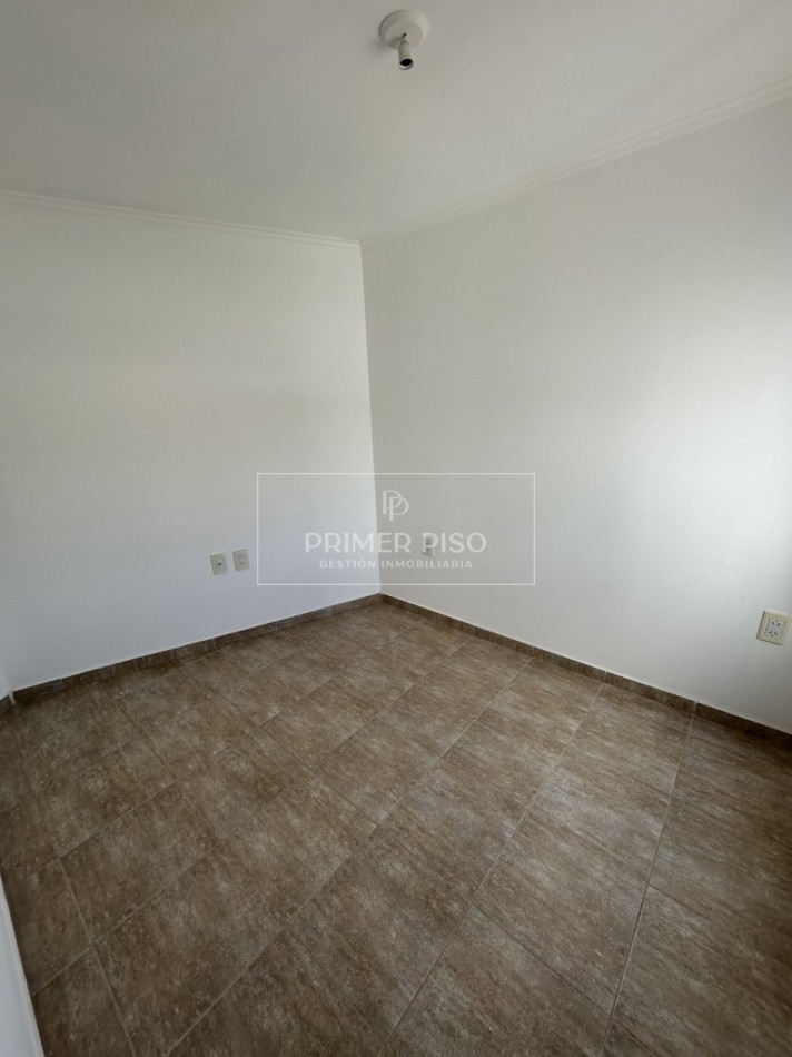 ALQUILER / CASA / SAN JUAN BAUTISTA