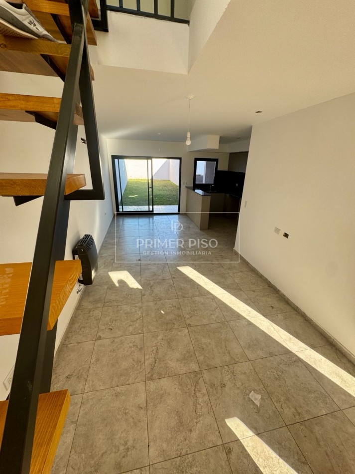 SE VENDE / DUPLEX / BARRIO SOLARES DEL NORTE
