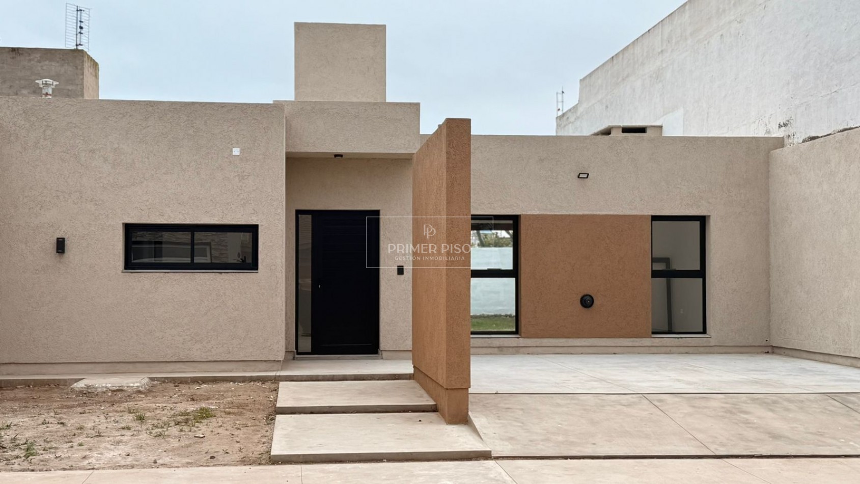 VENTA / CASA / BARRIO RAMON CARRILLO