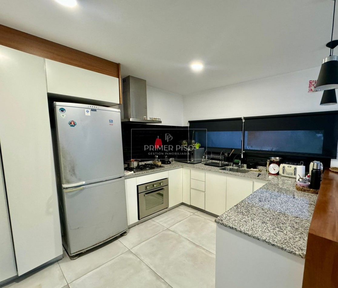 VENTA - ALQUILER  / CASA / BARRIO LAS LILAS