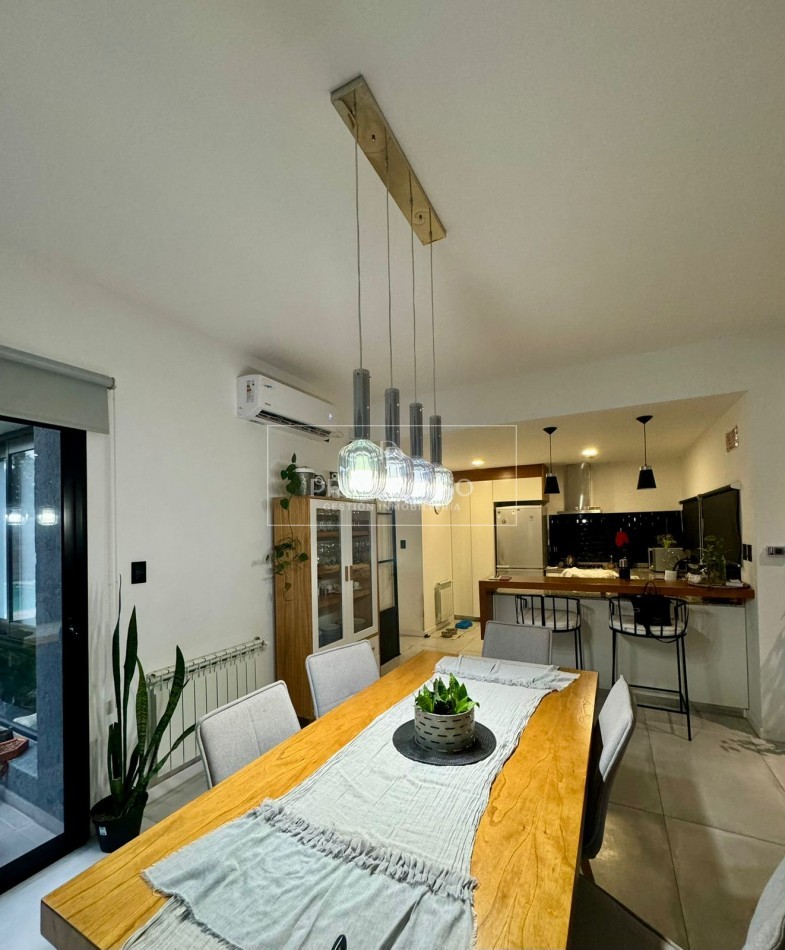 VENTA - ALQUILER  / CASA / BARRIO LAS LILAS