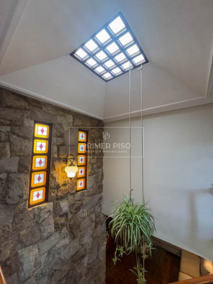 VENTA / HERMOSA CASA ZONA COSTANERA