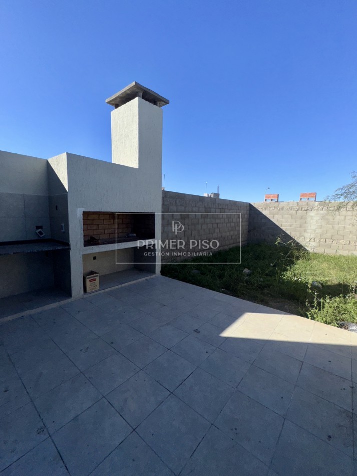 VENTA / DUPLEX / SOLARES DEL NORTE