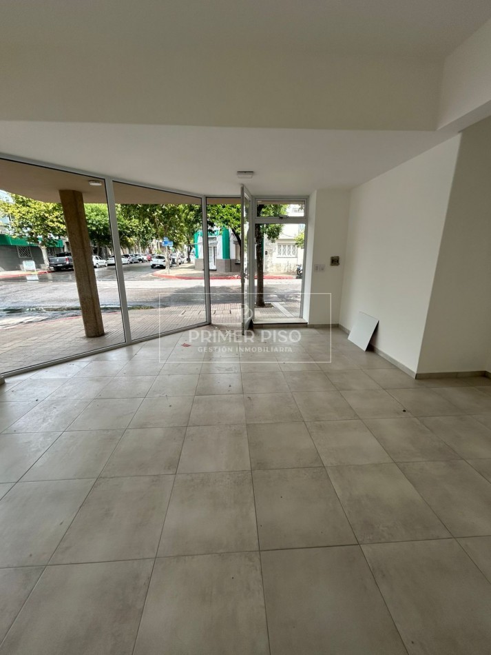 SE ALQUILA / LOCAL COMERCIAL / BARRIO CENTRO