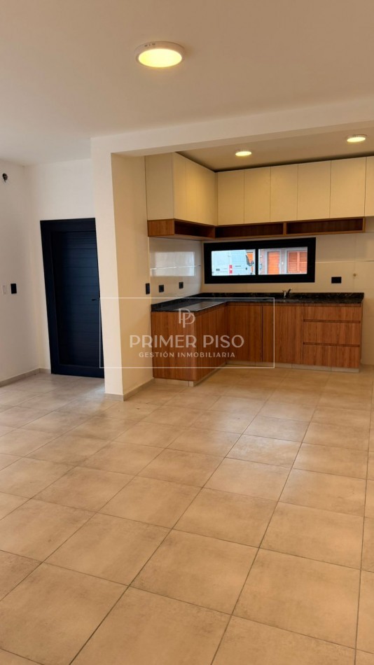 VENTA / CASA / BARRIO RAMON CARRILLO