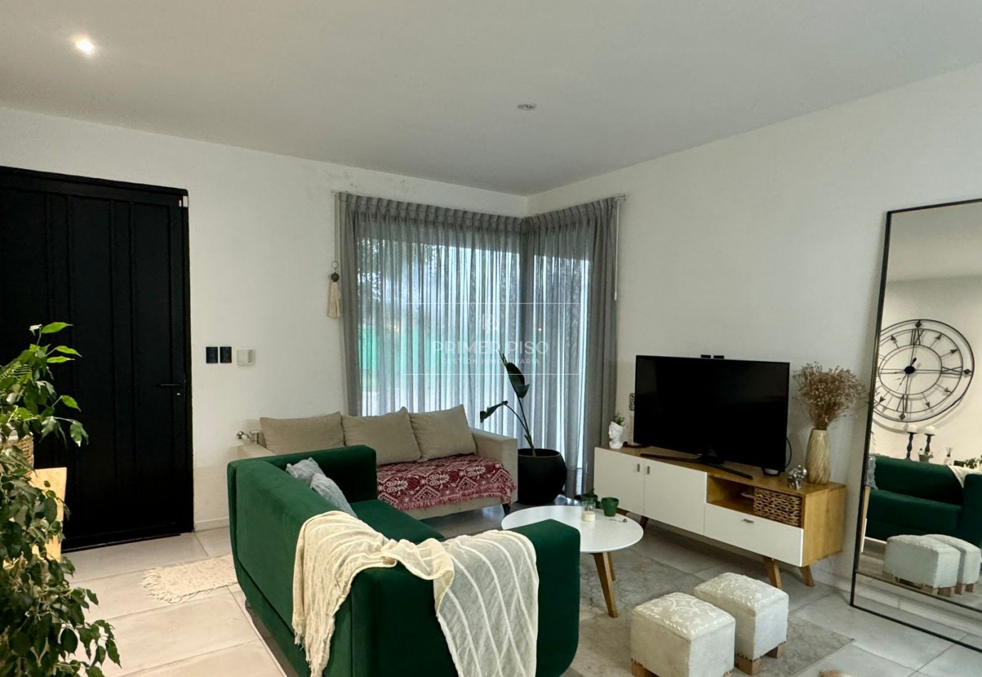 VENTA - ALQUILER  / CASA / BARRIO LAS LILAS