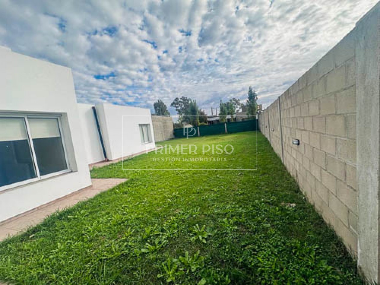VENTA / CASA / BARRIO MIRADORES DEL GOLF