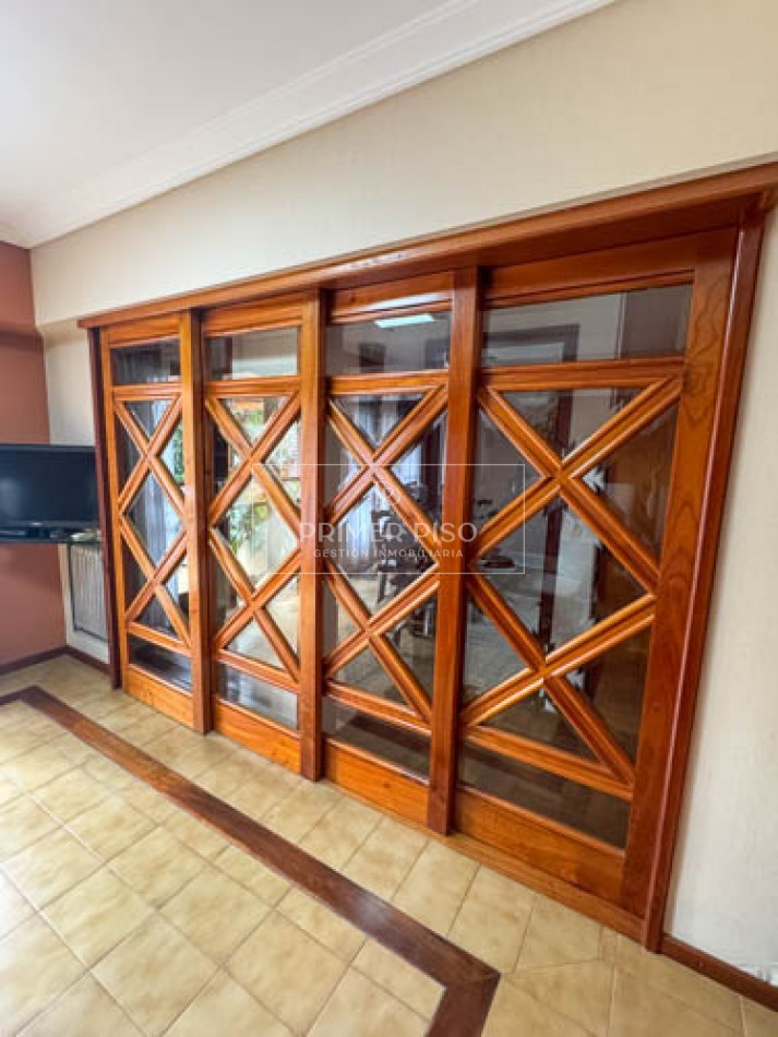 VENTA / HERMOSA CASA ZONA COSTANERA