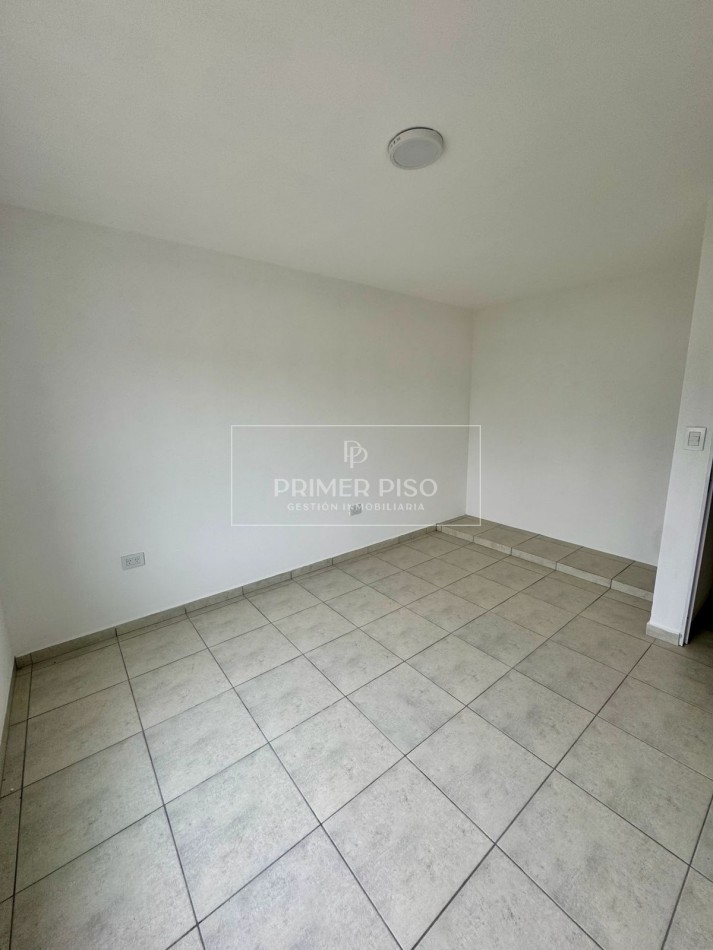 SE VENDE / CASA / BARRIO VILLA ALBERTINA