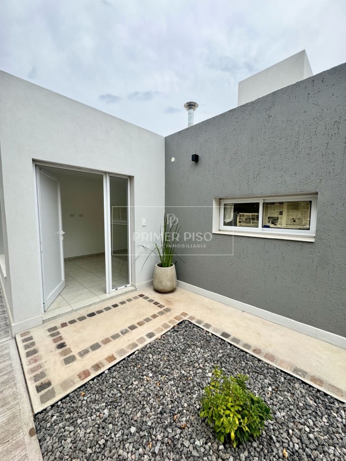 SE VENDE / CASA / BARRIO VILLA ALBERTINA