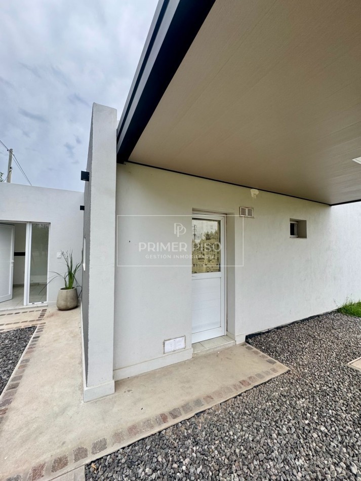 SE VENDE / CASA / BARRIO VILLA ALBERTINA