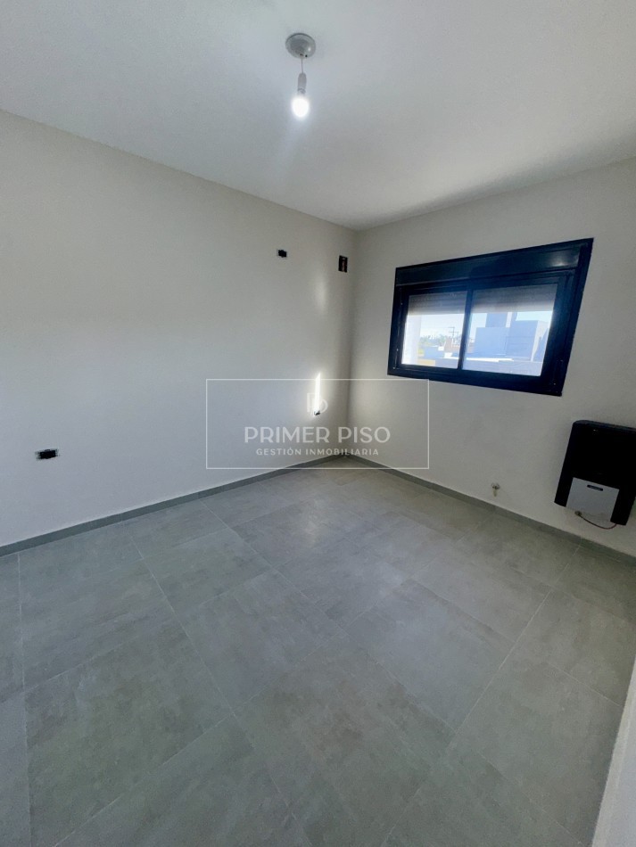 VENTA / DUPLEX / SOLARES DEL NORTE