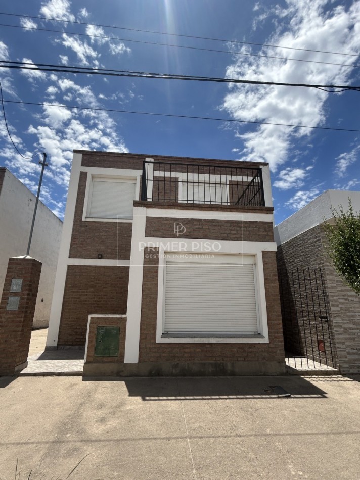 ALQUILER / CASA / SAN JUAN BAUTISTA