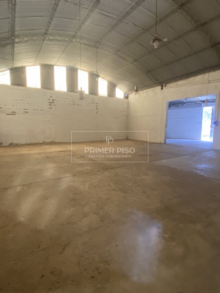 SE VENDE GALPON / ACCESO CALLE BUENOS AIRES // BARRIO NICOLAS AVELLANEDA