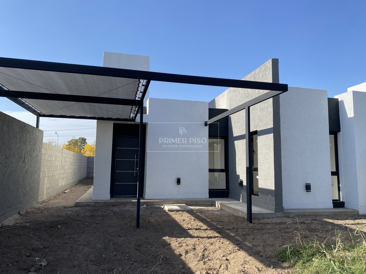 VENTA / CASA / VILLA ALBERTINA