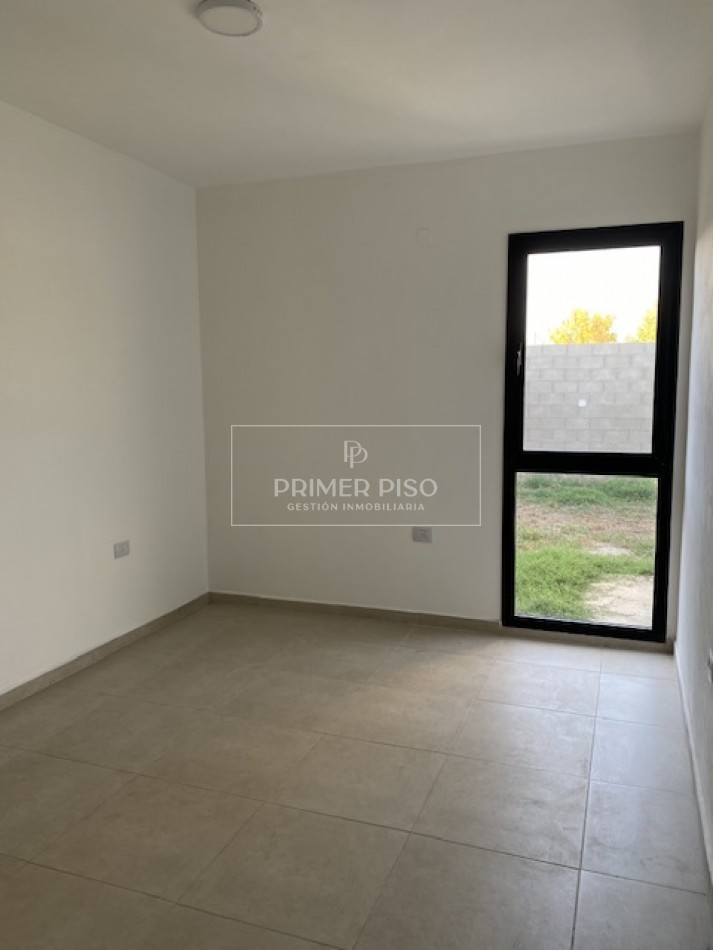 VENTA / CASA / VILLA ALBERTINA