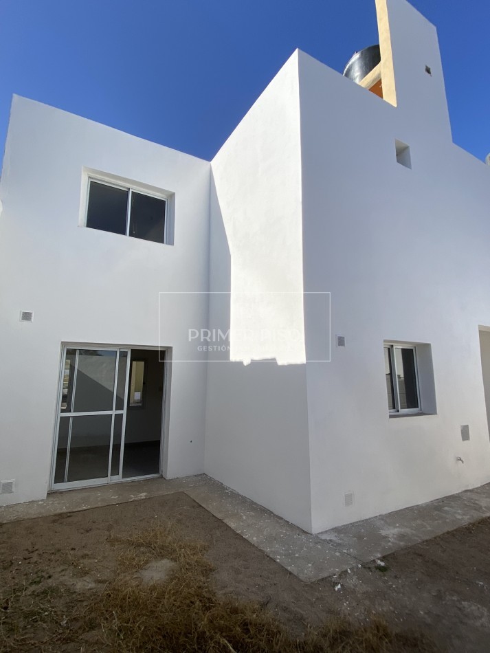 ALQUILER / DUPLEX / BARRIO SAN JUAN BAUTISTA