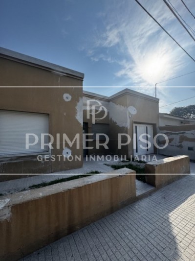 VENTA / CASA / BARRIO SARMIENTO 