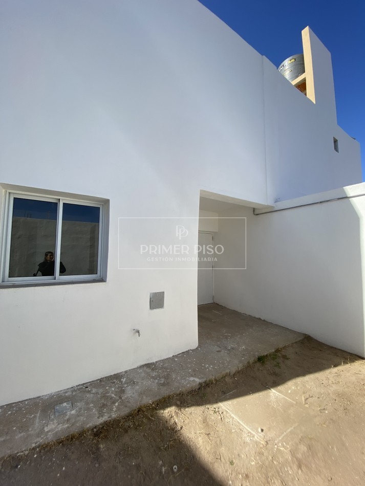 ALQUILER / DUPLEX / BARRIO SAN JUAN BAUTISTA