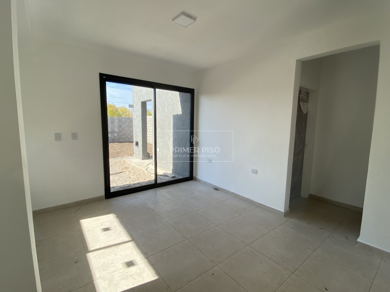 VENTA / CASA / VILLA ALBERTINA