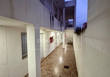 SE VENDE / DEPTO CON COCHERA / BARRIO LAMADRID